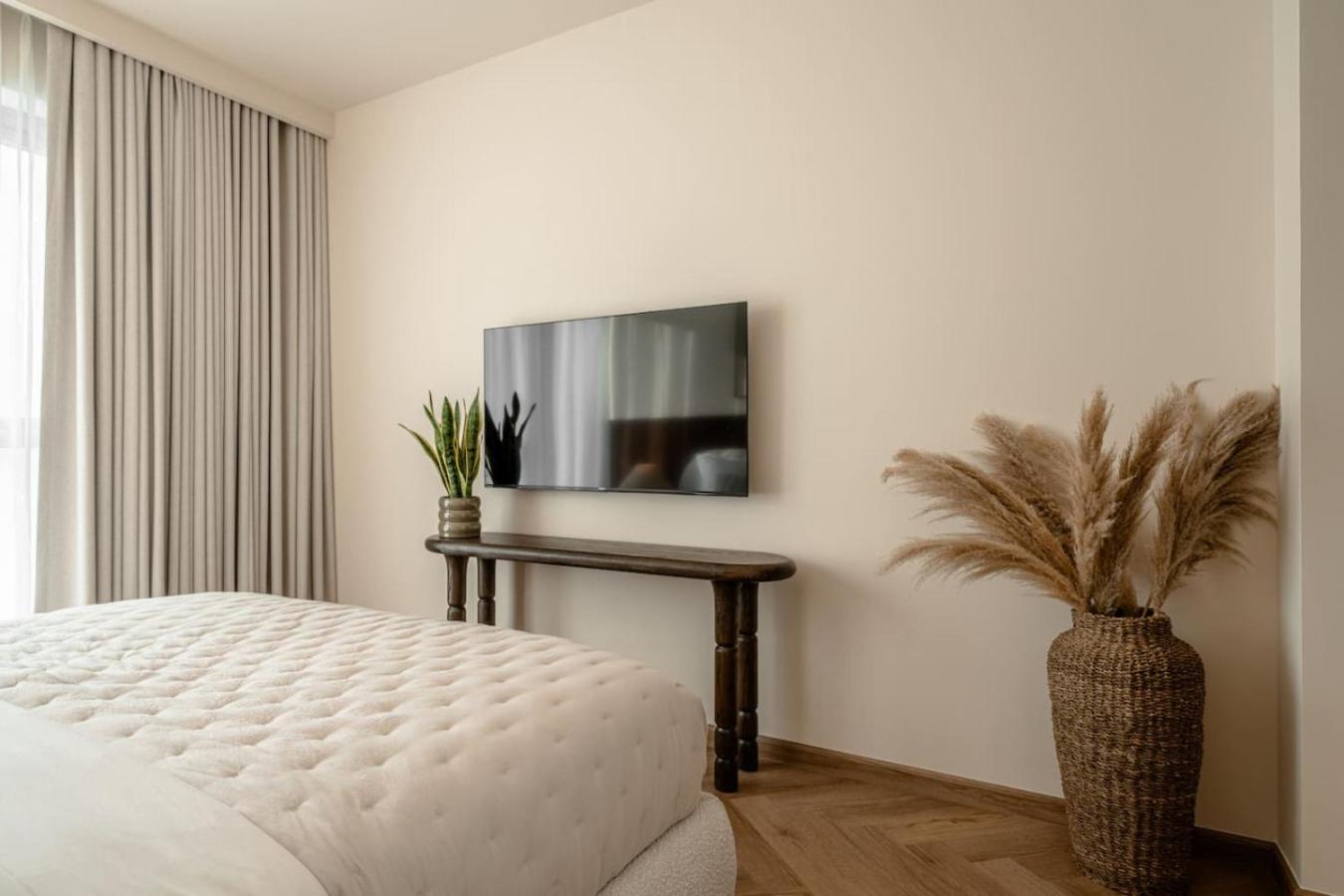 Seraya 15 - 3bdr - Private Infrared Sauna - Views Apartment *